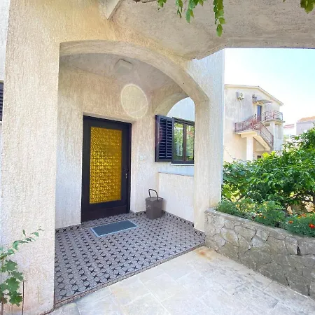 Apartment Adults Only Biserka Close To Town Centre